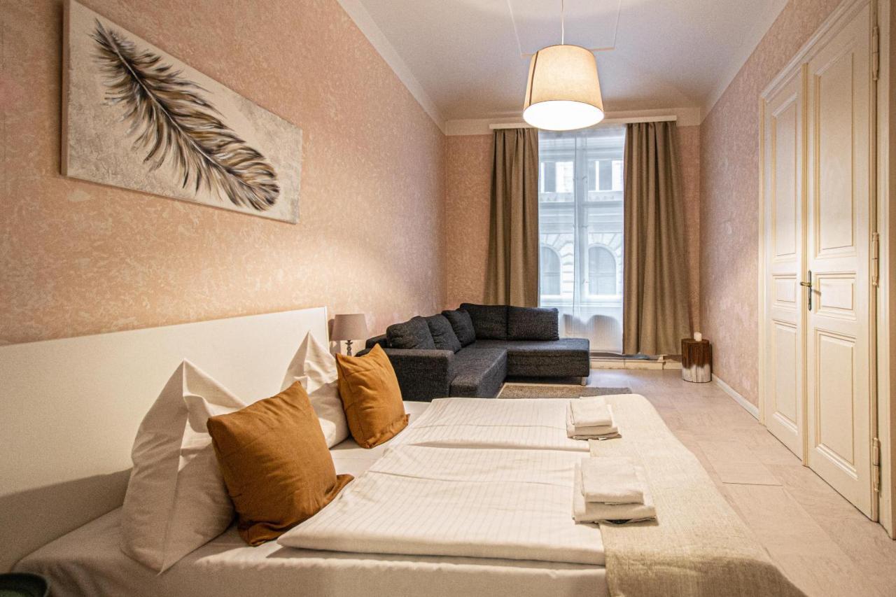 Rose Ruterra Suite Прага Екстериор снимка